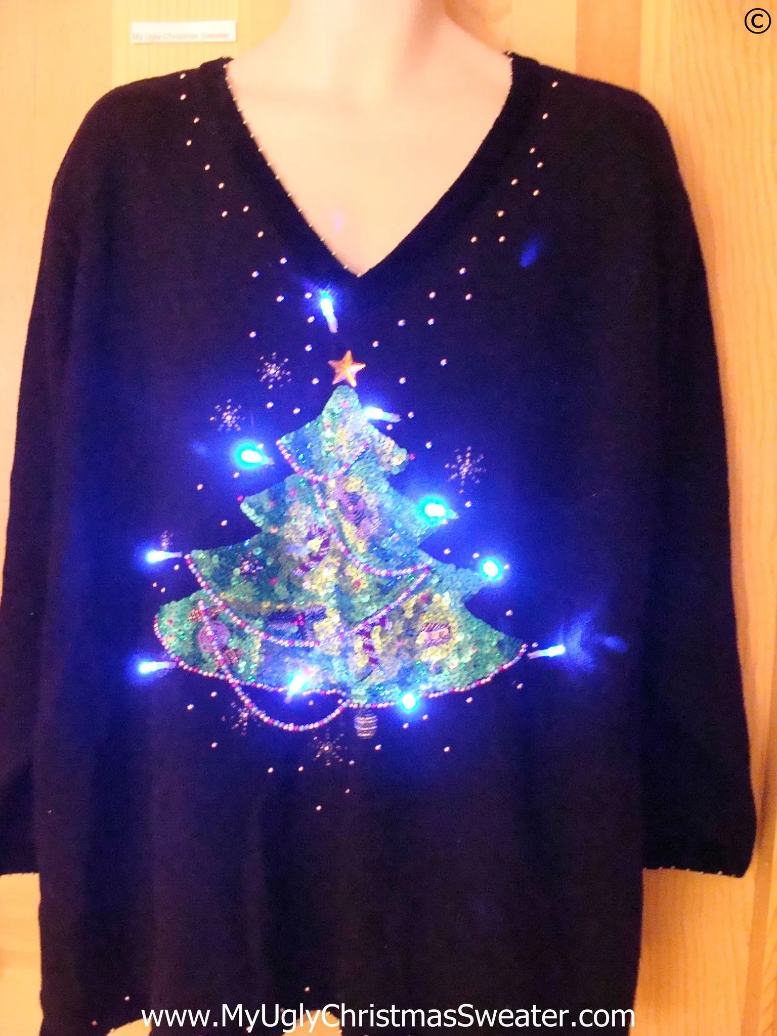 Christmas Sweater with Lights with Huge Tree (g250)