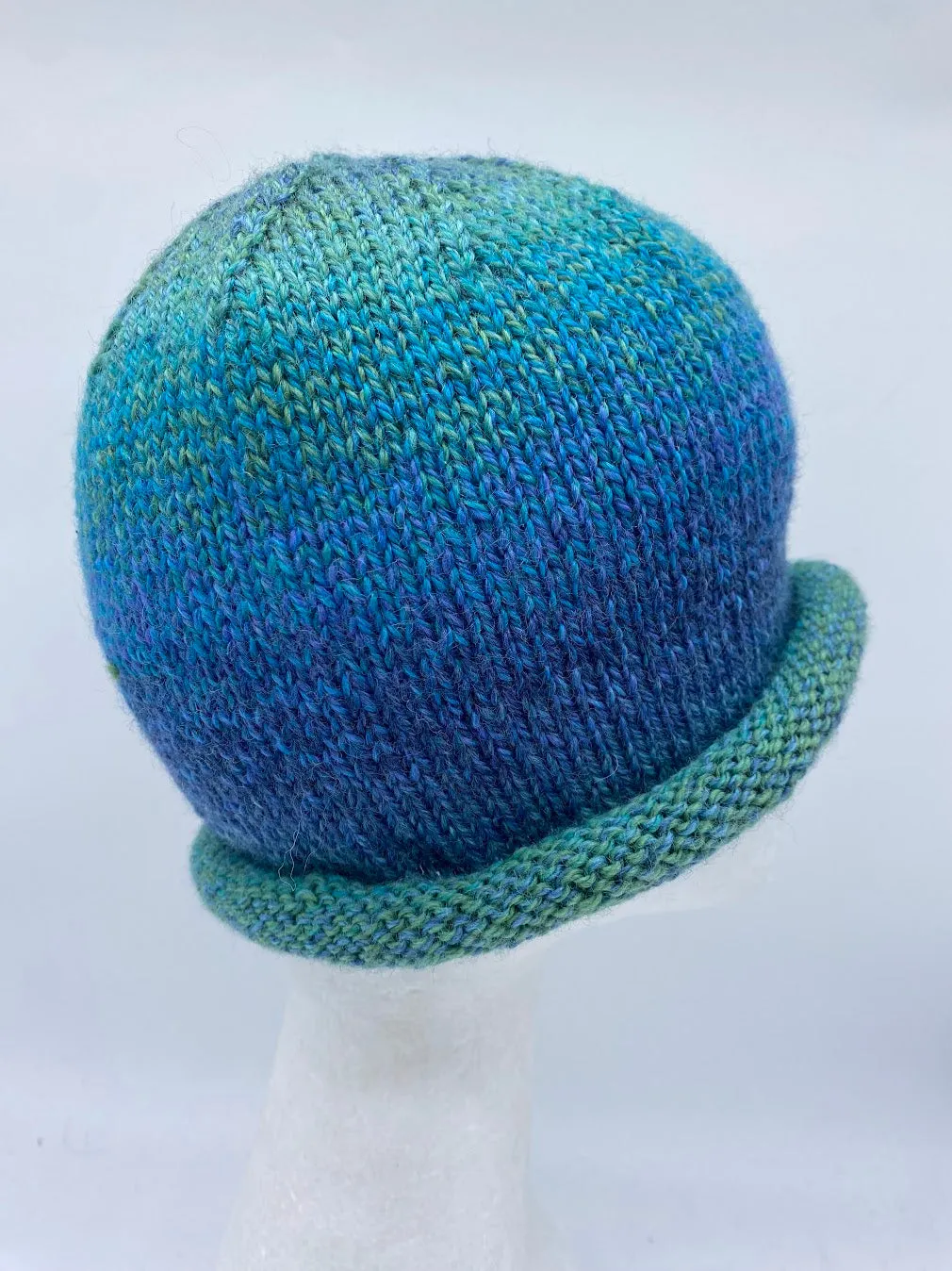 CLASSIC BEANIE - blue green hues