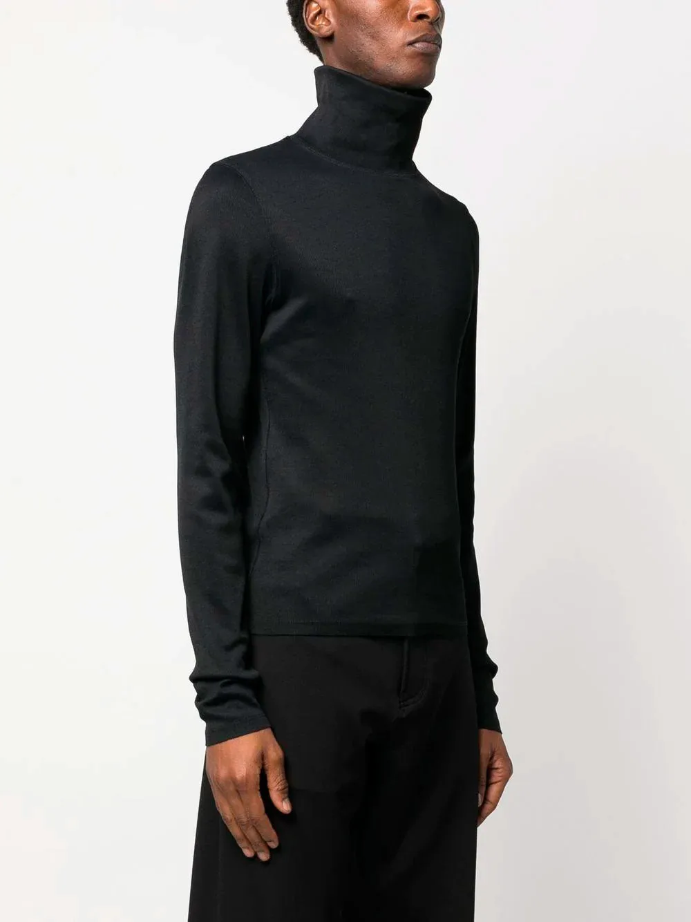 Contour jumper