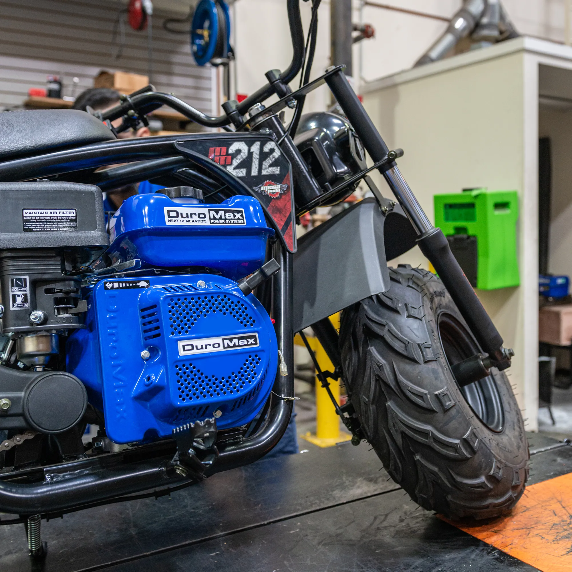 DuroMax XP7HP 208cc 3/4" Shaft Recoil Start Horizontal Gas Powered Engine