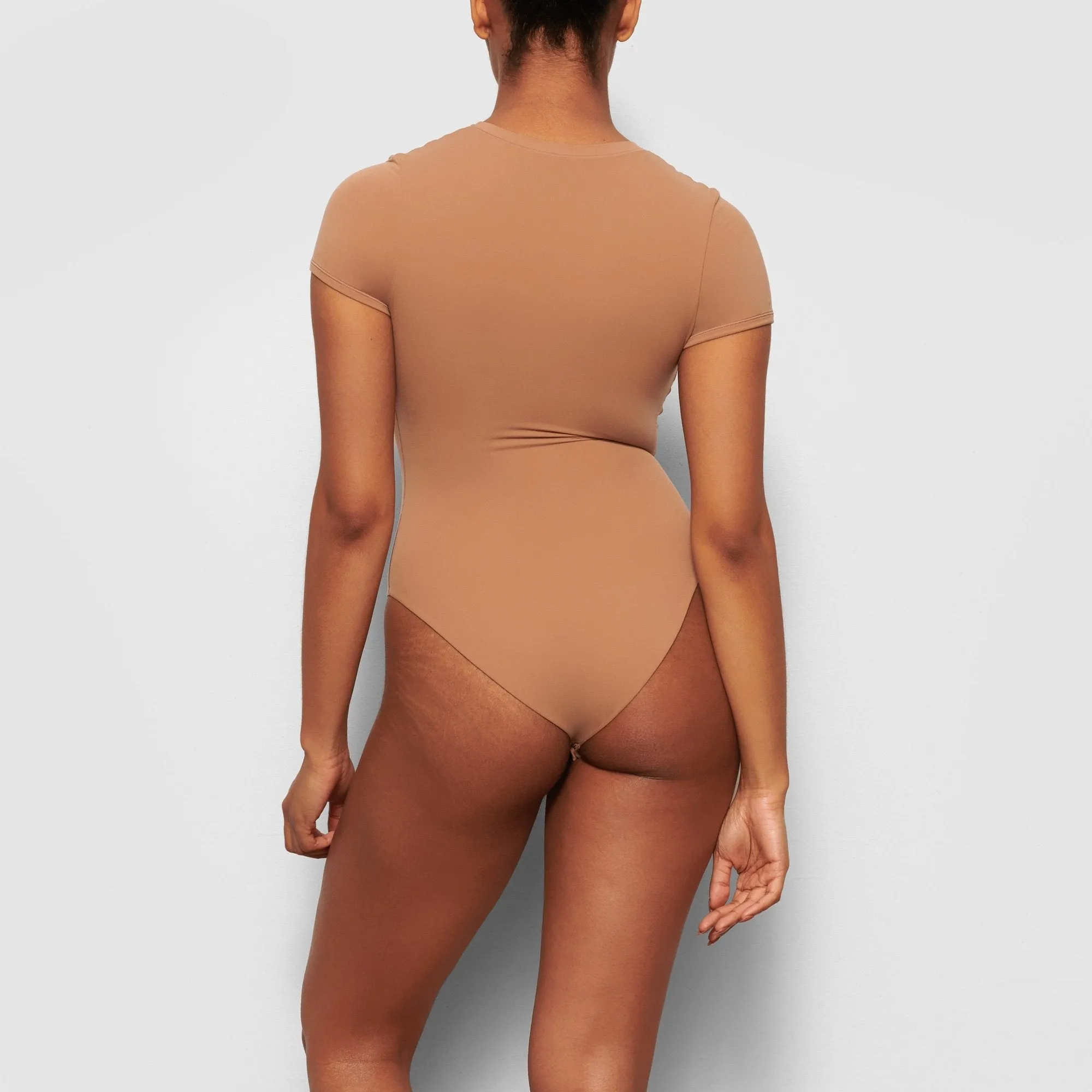 FITS EVERYBODY T-SHIRT BODYSUIT | SIENNA