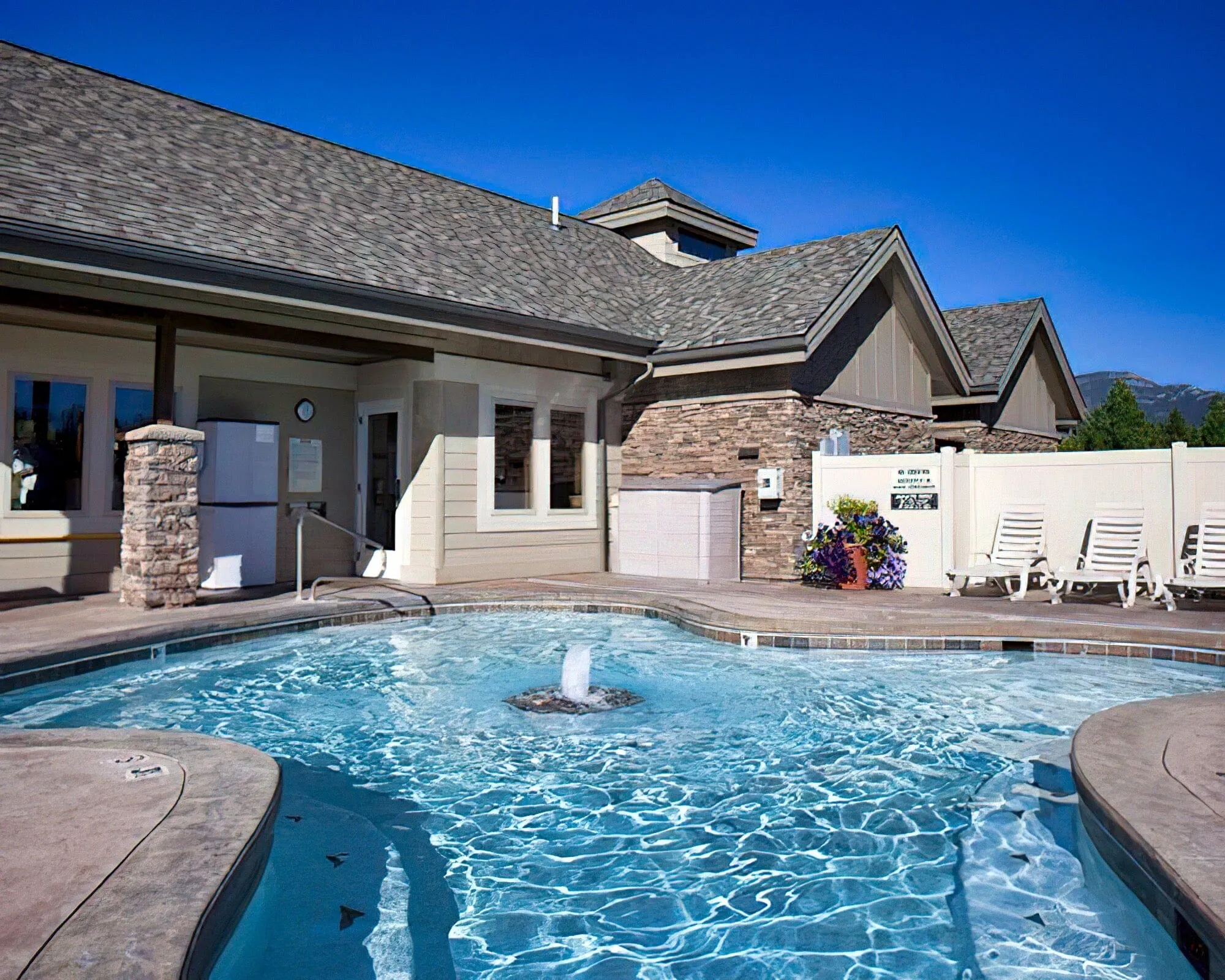 Glacier Village at Meadow Lake