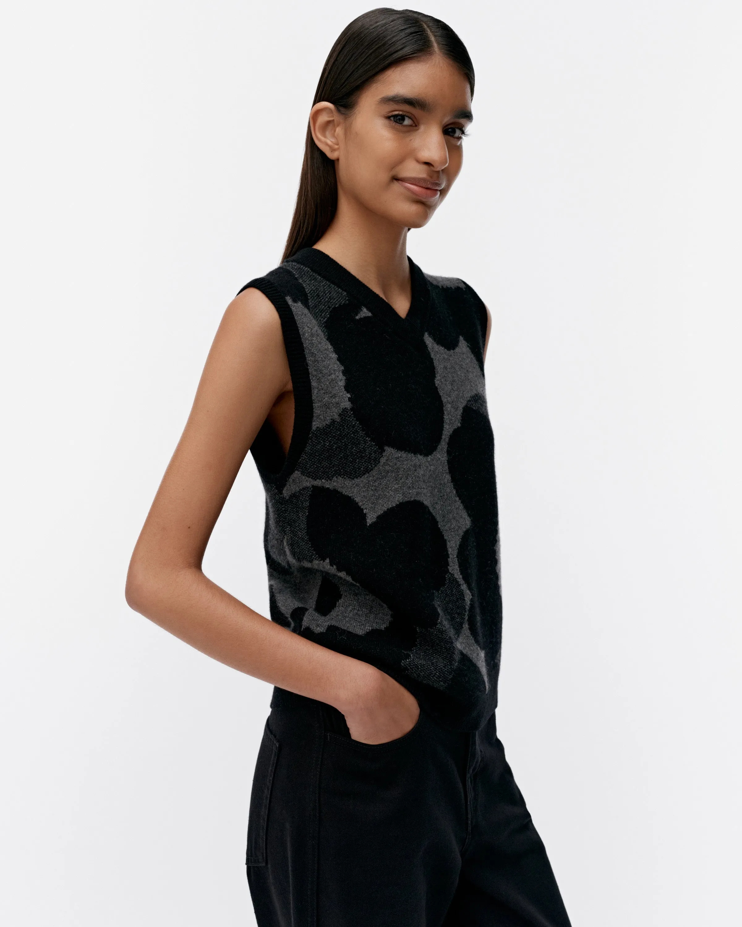 Joukko Unikko Knitted Vest 57cm