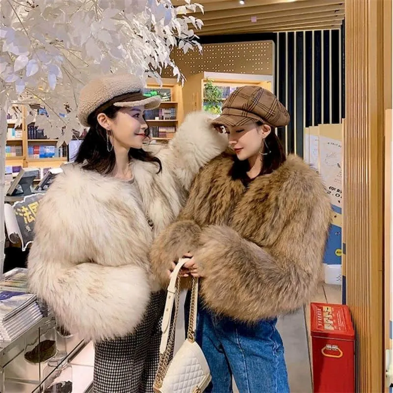 Women's fur coat elegant sexy high street clothing new short fox raccoon fur trumpet sleeve fashion western Retro thick jacket